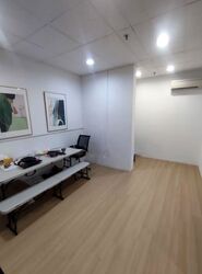 Parkway Centre (D15), Office #566789041